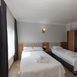 Metro Hotel