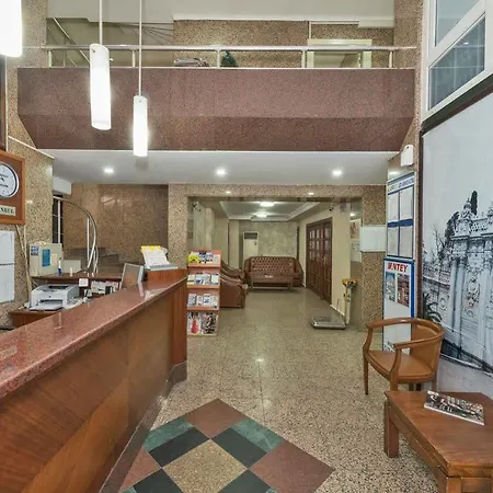 Отель Metro 3*